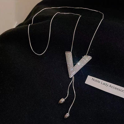 Adjustable Silver V-Letter Clavicle Chain Necklace